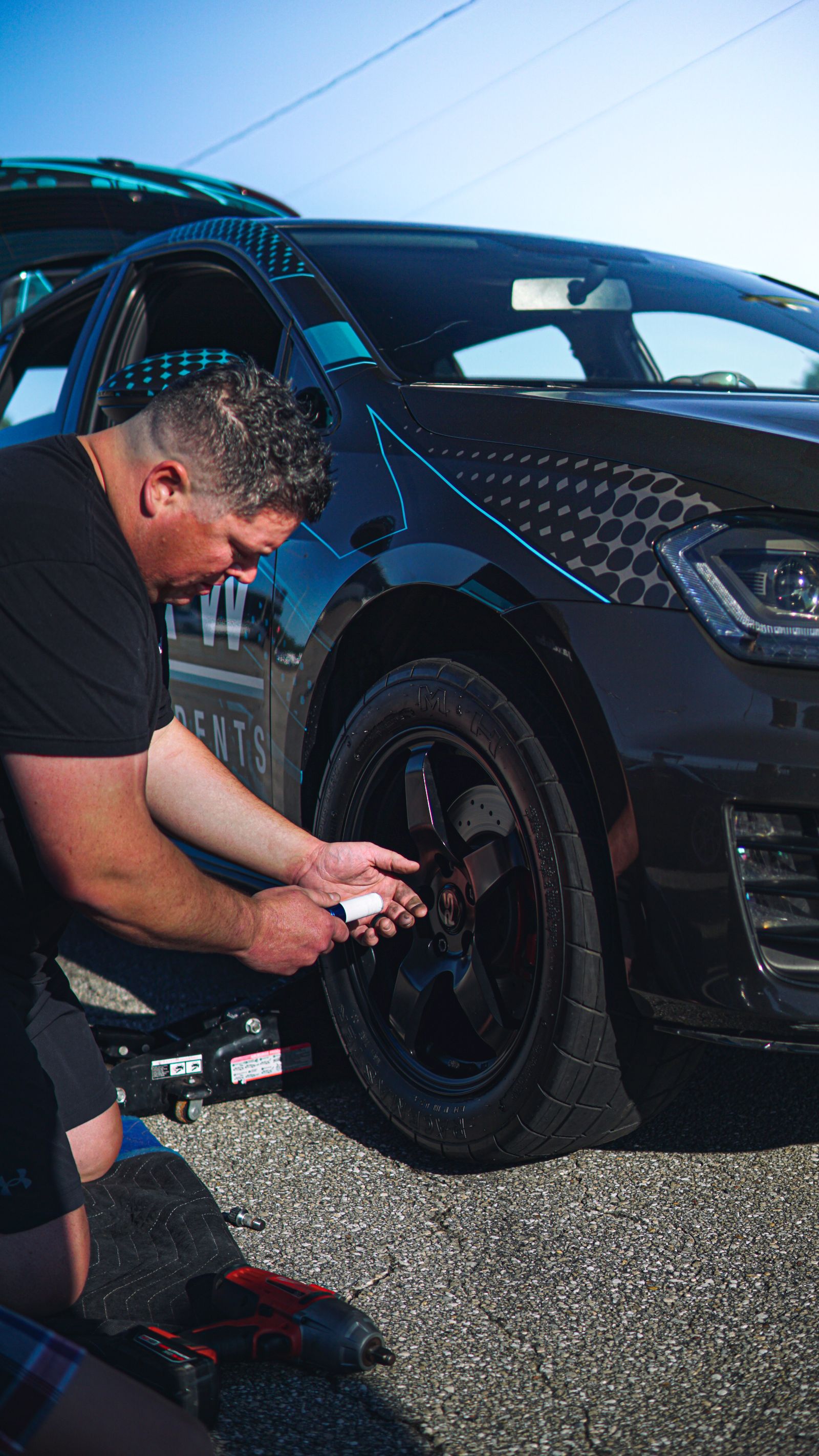 Roadside vehicle service illustration